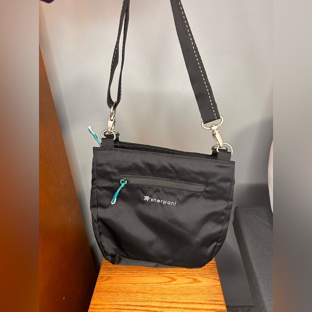 Sherpani Convertible Double Detachable Crossbody